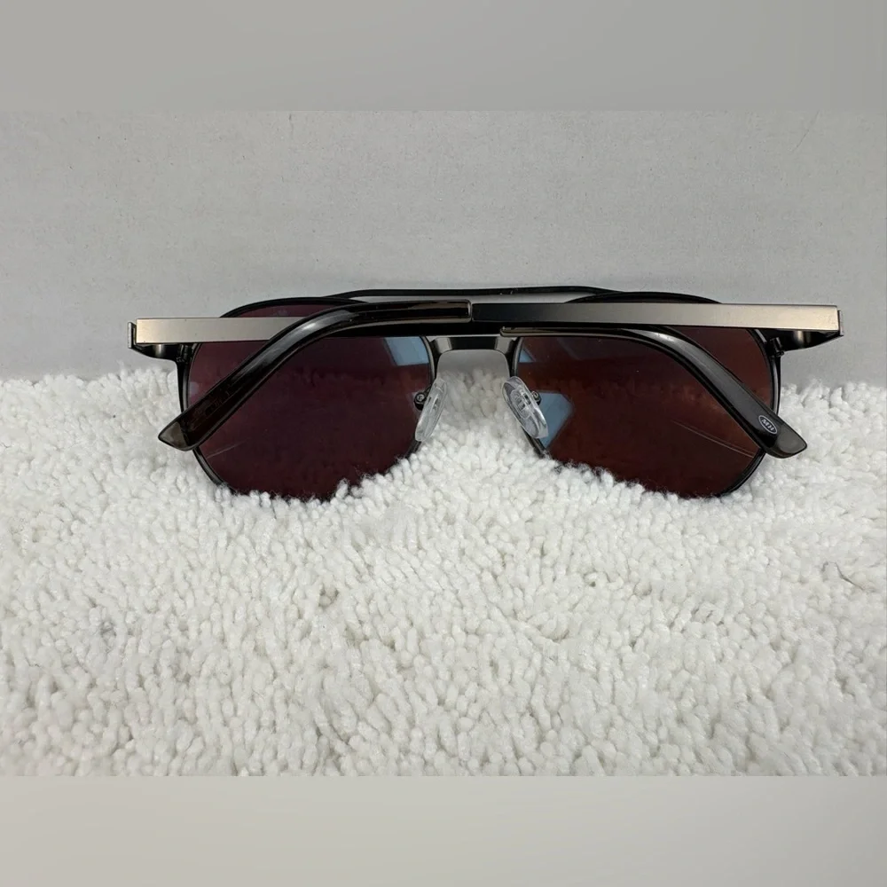 Marc Hunter metal frame